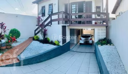 Casa com 4 quartos à venda na Rua Professor José de Senna Pereira, 239, Capoeiras, Florianópolis, 125 m2 por R$ 750.000