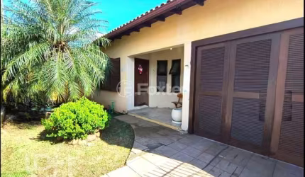 Casa com 3 quartos à venda na Rua Tibagi, 365, Igara, Canoas, 327 m2 por R$ 600.000