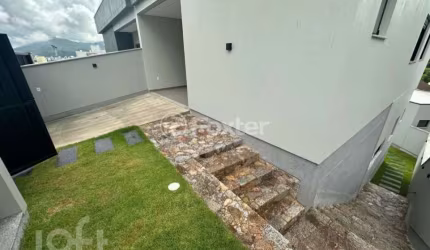 Casa com 3 quartos à venda na Rua Acelon Eduardo da Silva, 257, Córrego Grande, Florianópolis, 142 m2 por R$ 2.190.000