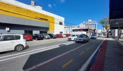 Aluga-se prédio com 3,009 metros na Rua Coronel Pedro Demoro no Estreito