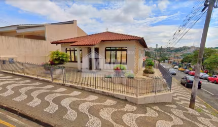 Casa Residencial com 3 quartos  à venda, 308.00 m2 por R$850000.00  - Olarias - Ponta Grossa/PR