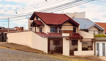 Casa Residencial com 4 quartos  à venda, 240.00 m2 por R$750000.00  - Jardim Carvalho - Ponta Grossa/PR