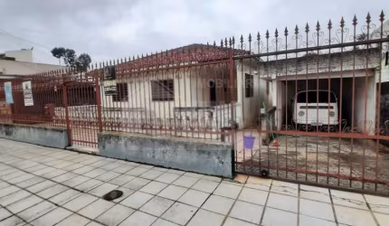 Casa Residencial com 3 quartos  à venda, 440.00 m2 por R$530000.00  - Jardim Carvalho - Ponta Grossa/PR
