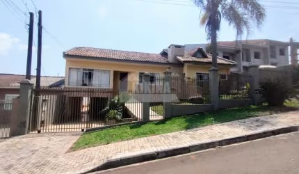 Casa Residencial com 3 quartos  para alugar, 180.00 m2 por R$3000.00  - Oficinas - Ponta Grossa/PR