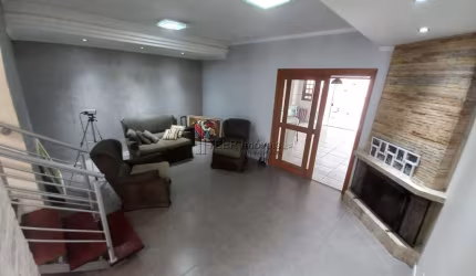 Casa Padrão 3 suítes sacada lareira churrasqueira