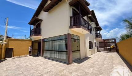 Sobrado no bairro Nova Itanhaém (Praia)