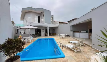Sobrado no bairro Satélite