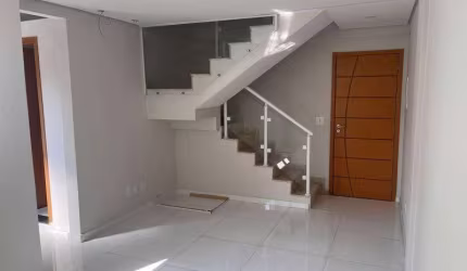 Cobertura incrível em São Caetano do Sul, com 99,00 m² de área, 2 quartos espaçosos, 1 sala arejada, 2 banheiros modernos, quintal e 2 vagas.