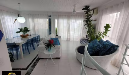 Olha que achado no Guarujá! Cobertura Duplex toda mobiliada na Praia das Pitangueiras, a apenas 200 metros do mar.