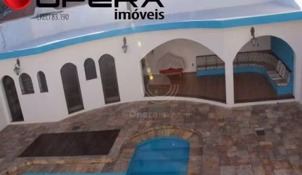 Casa à Venda na região da Lagoa do Taquaral em Campinas. Excelente localização