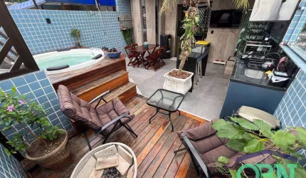 !!!OPORTUNIDADE!!! LINDA COBERTURA DUPLEX com 207m² ÚTEIS - 03 DORM. sendo 01 SUÍTE - ESPAÇO GOURMET + JACUZZI - 02 VAGAS por R$ 870 MIL - MOBILIADA