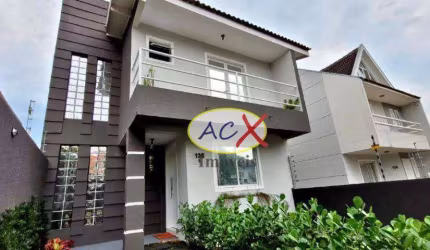 Sobrado com 3 dormitórios à venda, 141 m² por R$ 688.000 - Santa Cândida - Curitiba/PR