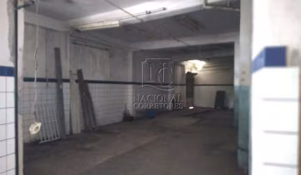Galpão para venda em Utinga, Santo André. Bem localizado possui energia trifásica e 520m² distribuídos em dois pavimentos, R$ 1.500.000,00