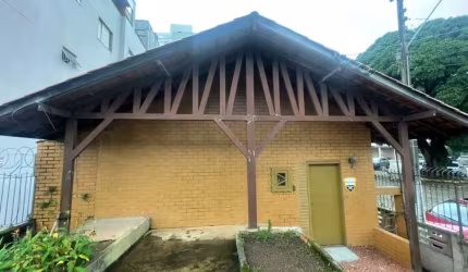 Casa para venda, 3 quarto(s),  Trindade, Florianópolis - Casa na Praça