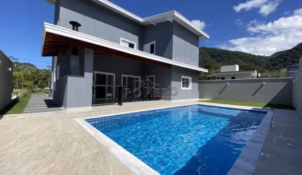 Casa com 5 quartos, Praia da Lagoinha, Ubatuba - R$ 1.75 mi, Cod: 2233