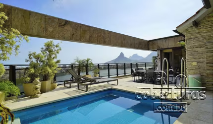 Cobertura à venda na Lagoa. Duplex. Vista panorâmica