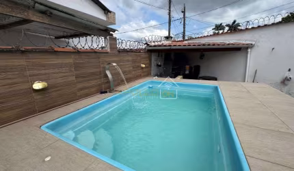 Casa com Piscina - 2 suítes - Castelo - Santos