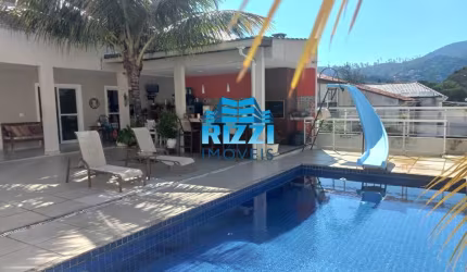 Casa de Condomínio com 6 Quartos à venda, 306m² - Freguesia- Jacarepaguá