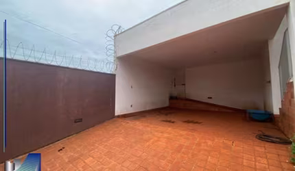 Casa comercial para locação com 3 salas no Jd. Sumaré - Ribeirão Preto