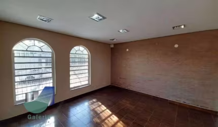 Casa Comercial com 3 quartos para alugar, 249m² - Ribeirânia
