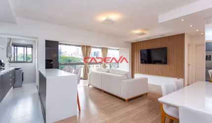 Apartamento com 2 quartos e 2 vagas à venda no Água Verde