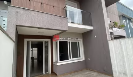 Sobrado novo, com 03 dormitórios pra locação