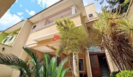 Casa com 3 quartos à venda na Rua Bélgica, Marechal Rondon, Canoas, 215 m2 por R$ 1.100.000