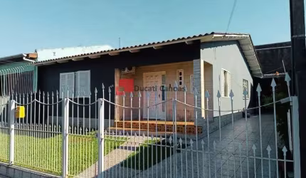 Casa térrea com 03 dormitórios na Estância Velha