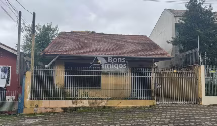 Casa com 4 quartos à venda na Rua Inácio Lustosa, 849, São Francisco, Curitiba por R$ 1.500.000