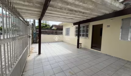Casa com 2 quartos à venda na Avenida Juscelino Kubitschek de Oliveira, 680, Vila Caiçara, Praia Grande, 59 m2 por R$ 410.000