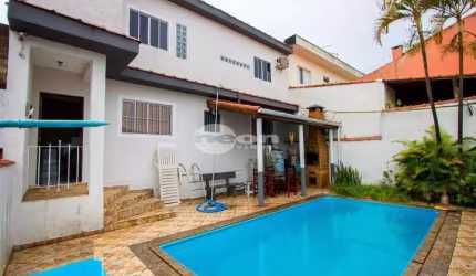 Casa com 4 quartos à venda na Rua Xangai, 87, Parque Novo Oratório, Santo André, 222 m2 por R$ 940.000