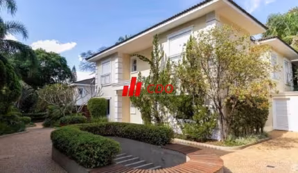 Imponente Residência de Luxo em Condomínio no Jardim Petrópolis, São Paulo-SP: 4 Quartos, 4 Suítes, 4 Salas, 7 Banheiros, 5 Vagas, 627m².