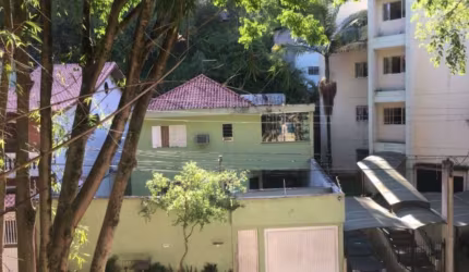 Imperdível Sobrado com piscina, à Venda em Taboão da Serra-SP, Bairro Parque Monte Alegre: 3 Quartos, 3 Suítes, 3 Salas, 4 Banheiros, 6 Vagas, 322m²
