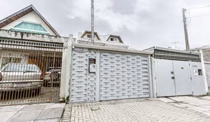 SOBRADO DE 3 QUARTOS À VENDA NO SÍTIO CERCADO COM 2 VAGAS DE GARAGEM COBERTAS (COM ÁTICO)