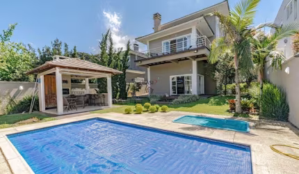 casa com piscina no condominio Le Parc, 4 suites