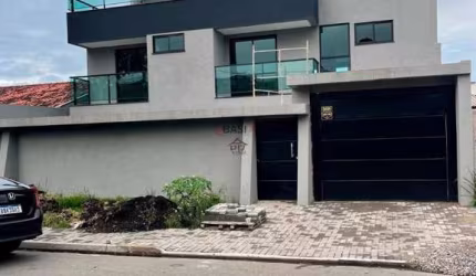 Luxuosa Casa à Venda em Pinhais - Espaço, Conforto e Sofisticação para sua Família!