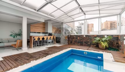 COBERTURA COM PISCINA COBERTA, PRÓXIMA AO CLUB CURITIBANO