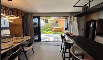 Casa Alto Padrão 03 Suítes Finamente Mobiliada à Venda no Jardim Nova Cachoeira - Florianopolis - SC