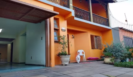 Casa para Venda - 228m², 3 dormitórios, sendo 1 suites, 4 vagas - Vila Nova