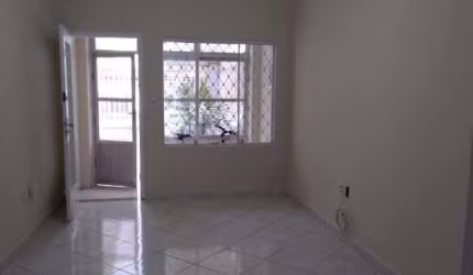 CASA DOIS DORMITÓRIOS NO BAIRRO DO EMBARÉ