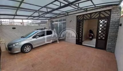 Casa com 3 dorms, Encruzilhada, Santos - R$ 945 mil, Cod: 4468