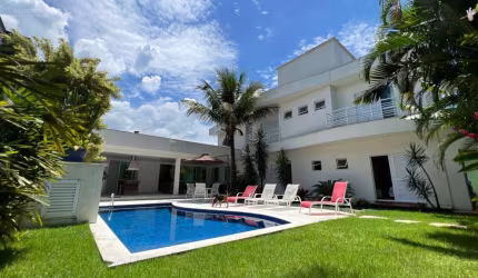 CASA À VENDA EM CONDOMÍNIO FECHADO COM 5 SUÍTES NO MAITINGA