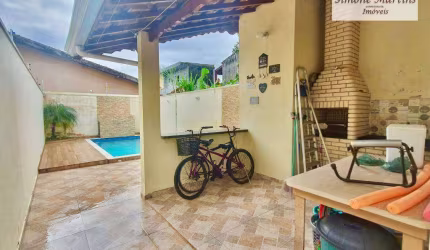 Casa com 3 dormitórios quartos por R$ 460.000 no Balneário Flórida Mirim em Mongaguá