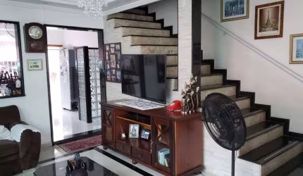 Casa, tipo: sobrado; com 3 dormitórios/suítes; 174 m² (A.C) R$ 950.000,00 - Centro - São Vicente/SP - 02 vagas paralelas