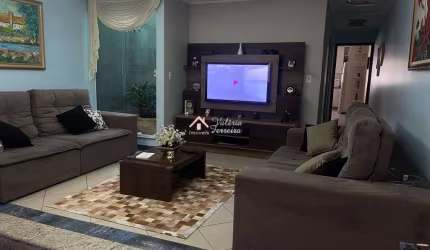 Lindo Sobrado no Bairro Campestre com 315 m² , Com 3 Suítes e 5 Vagas