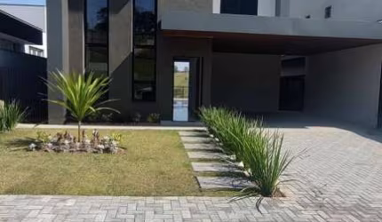 VENDE-SE CASA EM CONDOMINO 4DORM. EM ATIBAIA.
