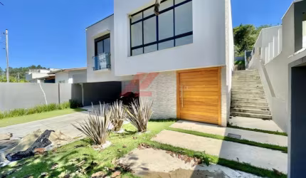 Casa de luxo em condomínio à venda em Cotia-SP, bairro Quinta dos Angicos: 3 quartos, 3 suítes, 1 sala, 4 banheiros, 5 vagas, 230,18m².