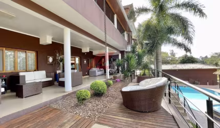Imperdível! Casa de Luxo para Venda ou Locação em Carapicuíba-SP, Bairro Chácara Santa Lúcia: 5 Quartos, 5 Suítes, 2 Salas, 9 Banheiros, 6 Vagas, 890m².