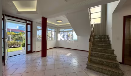 Casa com 3 quartos à venda na Rua Vereador Nagib Jabor, --, Capoeiras, Florianópolis por R$ 2.300.000
