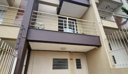 Casa com 3 quartos à venda na Rodolpho Schio, 494, Nossa Senhora da Saúde, Caxias do Sul por R$ 715.000